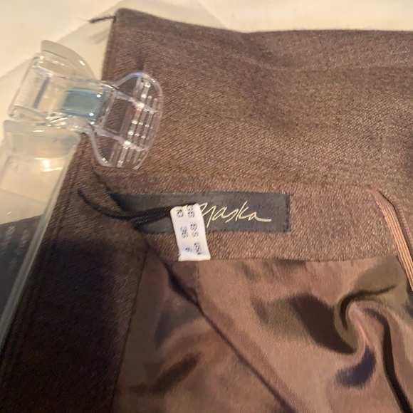 Beautiful rich brown straight line skirt-Made in Italy 88%wool- used 2/3 times - Picture 3 of 3
